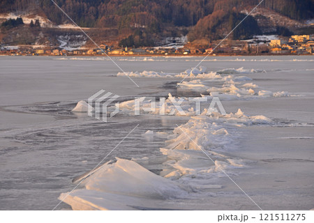 諏訪湖の神渡り 121511275