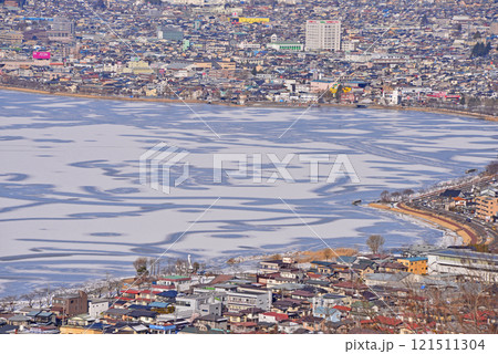 諏訪湖の神渡り 121511304