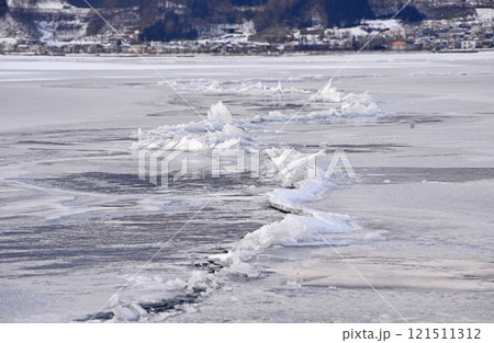 諏訪湖の神渡り 諏訪湖の神渡り 121511312