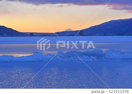 諏訪湖の神渡り 121511370