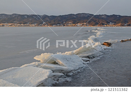 諏訪湖の神渡り 121511382