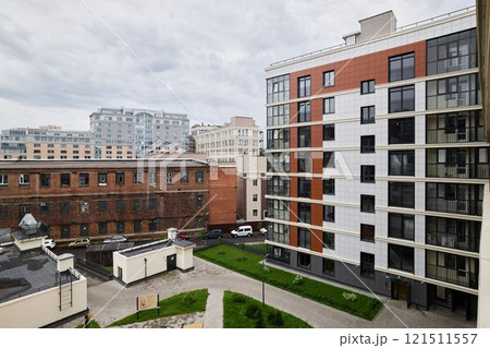 Modern Urban Architecture Within a Vibrant City Landscape and Its Dynamic Features Modern Urban Architecture Within a Vibrant City Landscape and Its Dynamic Features 121511557