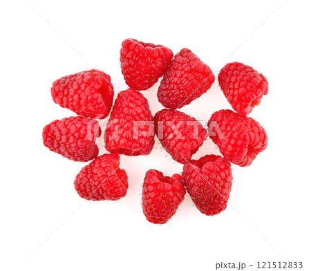 Top view of raspberry isolated on white background 121512833