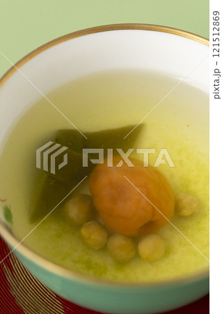 福茶 節分に飲むお茶 厄払い 緑背景 福茶 節分に飲むお茶 厄払い 緑背景 121512869
