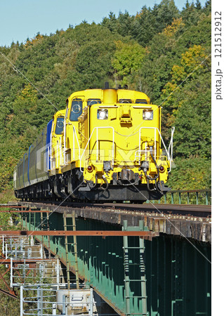 最北都市稚内を後に旭川を目指すロイヤル・エクスプレス北海道　THE ROYAL EXPRESS 121512912