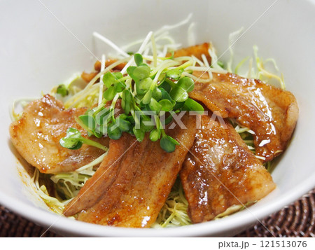 豚バラ丼 121513076