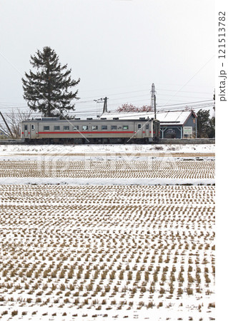 北一已駅に停車中の留萌本線普通列車　深川～石狩沼田　26年3月廃止 121513782
