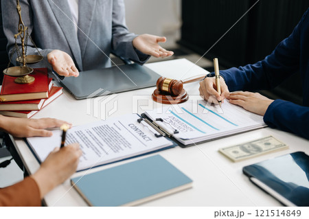 Business law concept, Lawyer business lawyers are consulting lawyers for women entrepreneurs to file copyright lawsuit Business law concept, Lawyer business lawyers are consulting lawyers for women entrepreneurs to file copyright lawsuit 121514849