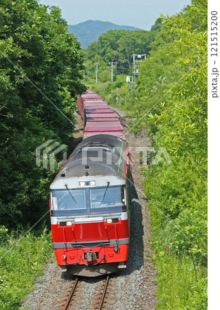 根室本線貨物列車　JR貨物　DF200　電気式ディーゼル機関車 121515200