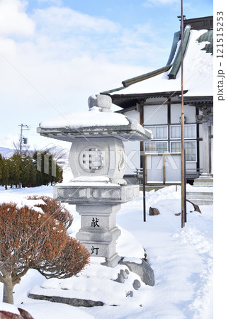 冬の北斗市で大千山最尊寺境内の風景を撮影 121515253