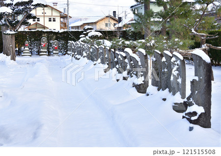 冬の北海道北斗市で大野山廣照寺境内の風景を撮影 121515508