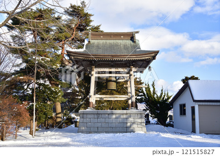 冬の北海道北斗市で厚徳山大郷寺境内の風景を撮影 121515827