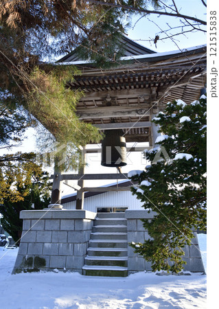 冬の北海道北斗市で厚徳山大郷寺境内の風景を撮影 121515838