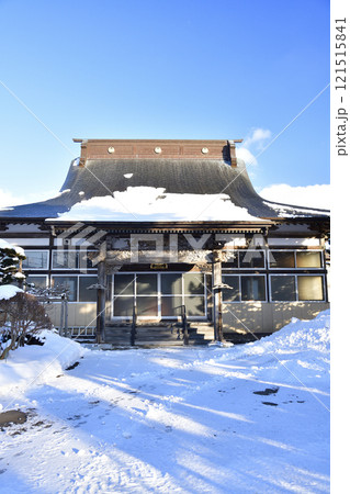 冬の北海道北斗市で厚徳山大郷寺境内の風景を撮影 121515841