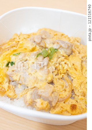 美味しい親子丼弁当 121516740