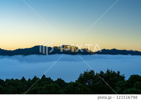 【日本100名城】秋の雲海に浮かぶ津和野城跡8　島根県鹿足郡津和野町 121516798