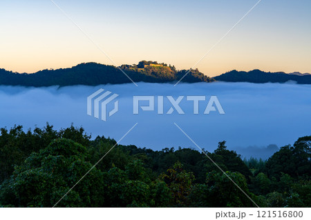【日本100名城】秋の雲海に浮かぶ津和野城跡10　島根県鹿足郡津和野町 121516800