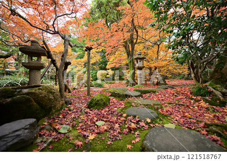 金沢市・寺島蔵人邸宅の庭園 121518767
