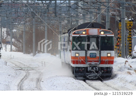冬の特急大雪号(キハ183系後期型-新特急色:旭川⇔網走) 冬の特急大雪号(キハ183系後期型-新特急色:旭川⇔網走) 121519229