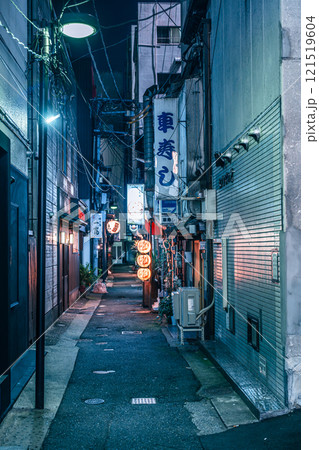 夜の中洲の繁華街 夜の中洲の繁華街 121519604