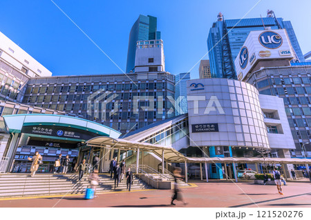 日本の東京都市景観 新時代へ…ゆりかもめの新橋駅や汐留のビル群などを望む＝26日 121520276