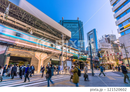 日本の東京都市景観 新時代へ…新橋駅(烏森口）や新橋西口通り、汐留のビル群などを望む…＝26日 121520602