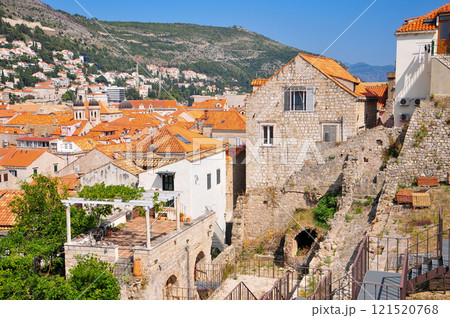 城壁から眺めるドゥブロブニクのとても美しい風景 城壁から眺めるドゥブロブニクのとても美しい風景 121520768