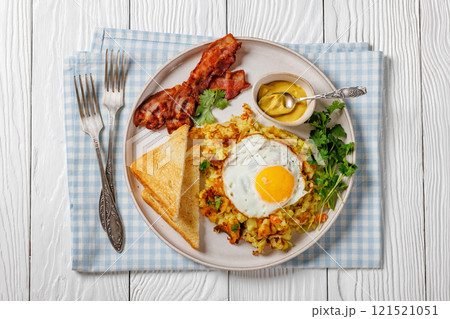 Bubble and Squeak with bacon, toasts, fried egg 121521051