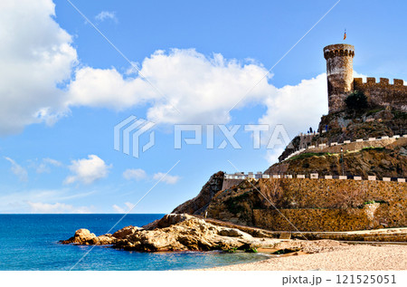 Beautiful views of the castle of Tossa de Mar on the Costa Brava of Girona Beautiful views of the castle of Tossa de Mar on the Costa Brava of Girona 121525051