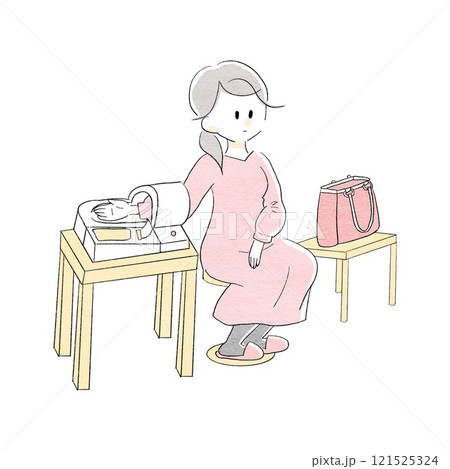 血圧測定をする女性 血圧測定をする女性 121525324