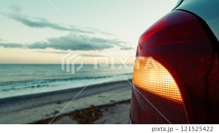flashing light of the car direction indicator flashing light of the car direction indicator 121525422