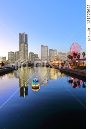 《神奈川県》横浜みなとみらい・全館ライトアップ夜景 121525693