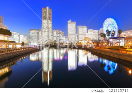 《神奈川県》横浜みなとみらい・全館ライトアップ夜景 121525715