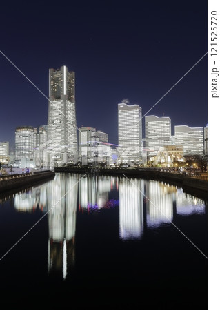 《神奈川県》横浜みなとみらい・全館ライトアップ夜景 121525720