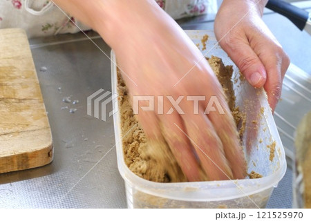 ぬか漬けは美味しいだけじゃない、腸活の強い味方。 ぬか漬けは美味しいだけじゃない、腸活の強い味方。 121525970