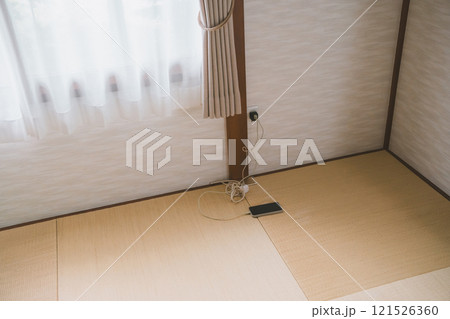 宿でスマホ充電 121526360