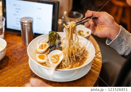 ラーメン 121526851