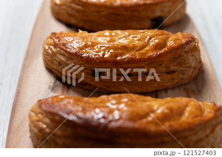 サクサク食感のアップルパイ サクサク食感のアップルパイ 121527403