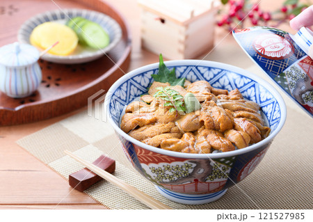 贅沢な高級雲丹を使った うに丼 121527985