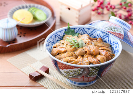 贅沢な高級雲丹を使った うに丼 121527987