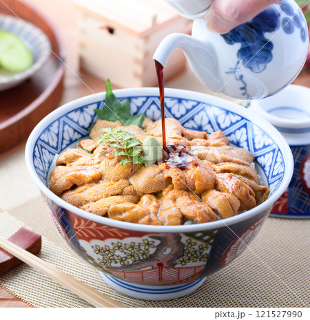 贅沢な高級雲丹を使った うに丼 121527990