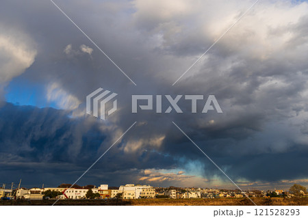 寒気団 寒気と共に地上に落ちる雲 寒気団 寒気と共に地上に落ちる雲 121528293