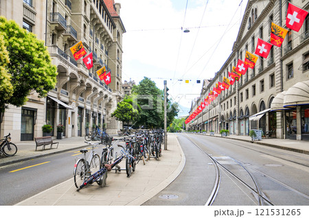 スイスジュネーブの美しい街並み風景 121531265