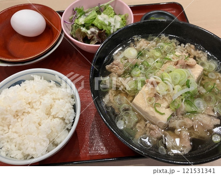 肉豆腐定食　関西風の出汁のきいた肉豆腐 121531341