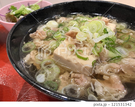 肉豆腐定食 関西風の出汁のきいた肉豆腐 肉豆腐定食 関西風の出汁のきいた肉豆腐 121531342