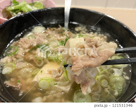 肉豆腐定食 関西風の出汁のきいた肉豆腐 肉豆腐定食 関西風の出汁のきいた肉豆腐 121531346