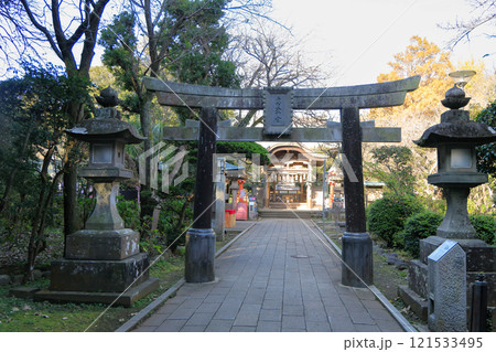江の島 江の島神社奥津宮の参道 江の島 江の島神社奥津宮の参道 121533495