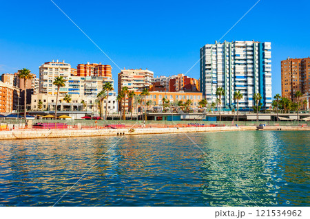 Paseo del Muelle Uno pedestrian promenade in Malaga Paseo del Muelle Uno pedestrian promenade in Malaga 121534962