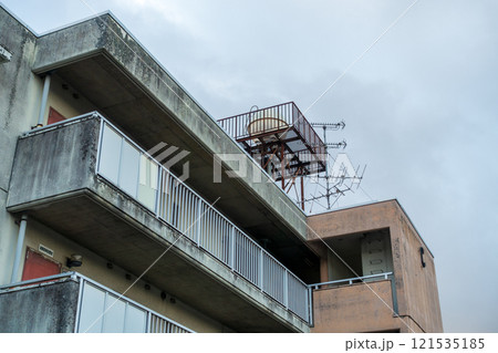 日本の岡山県岡山市の古くてとても美しい建物 日本の岡山県岡山市の古くてとても美しい建物 121535185