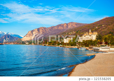 Stresa town, Lago Maggiore Lake 121538205